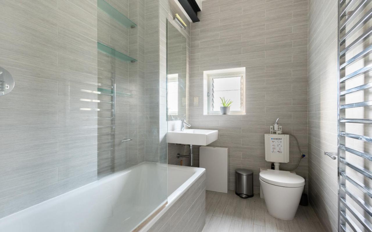 The Holland Park Escape - Modern & Central 2Bdr Flat London Bagian luar foto